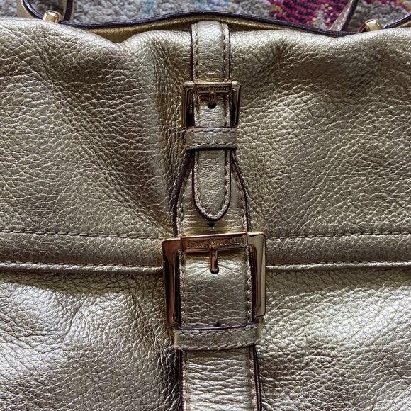 Isaac Mizrahi Gold Pebble Leather Crossbody - Picture 2 of 3